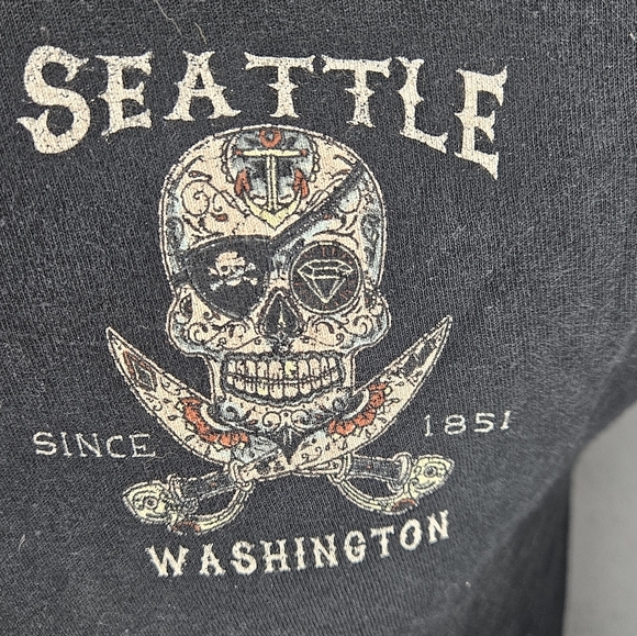 Seattle Washington Pirate Graphic Tee - Picture 2 of 4